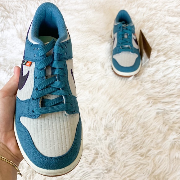 💙🤍💜 Nike Dunk Low Blue White Sneakers - Picture 2 of 3